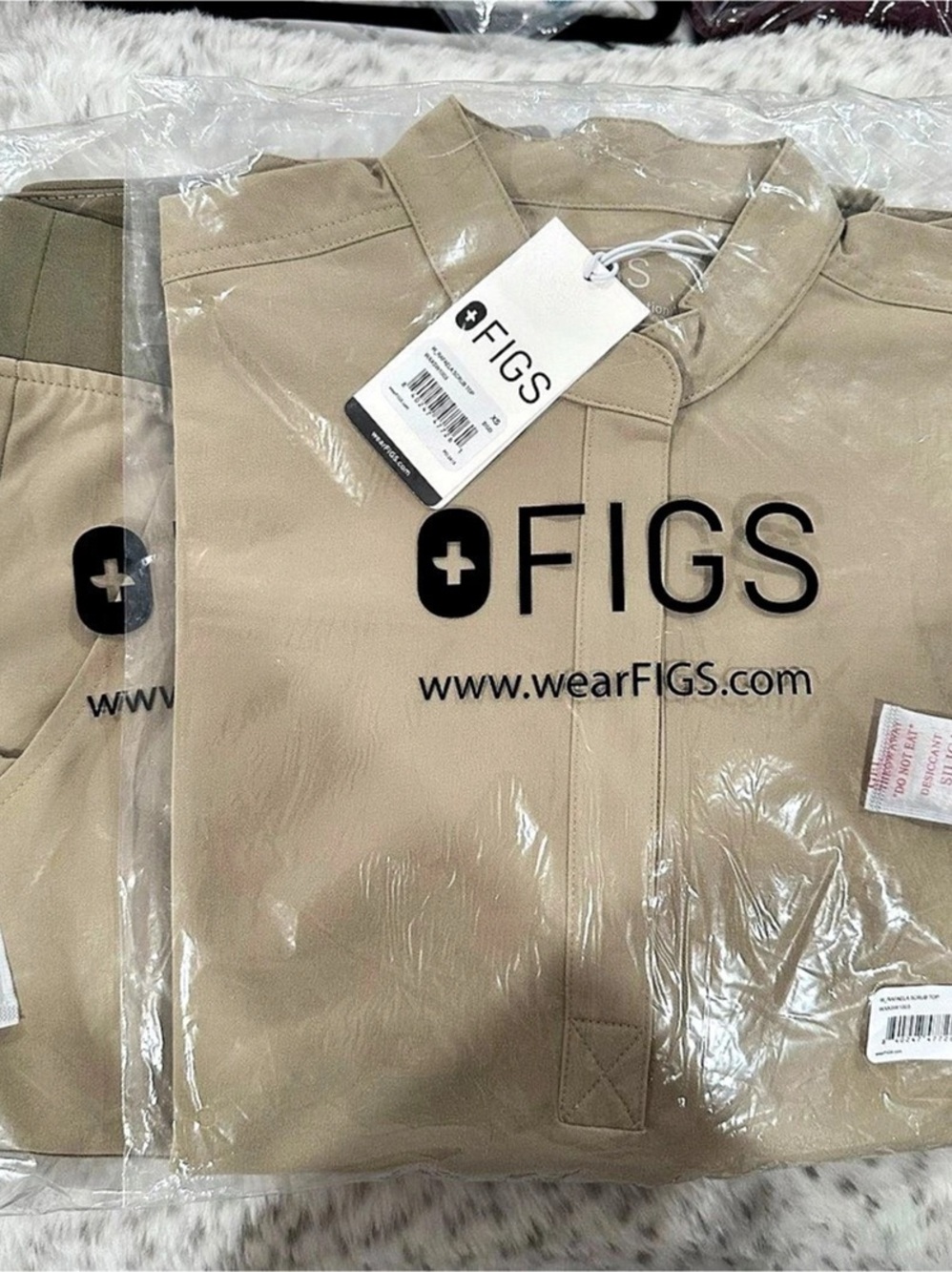 FIGS Zamora 2.0 Petite Jogger Pants & Rafaela Scrub Top Set XS